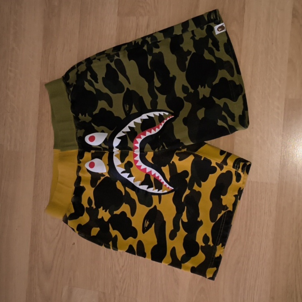 A Bathing Ape BAPE Shark Camo Sweat Shorts Medium Green Tan Black